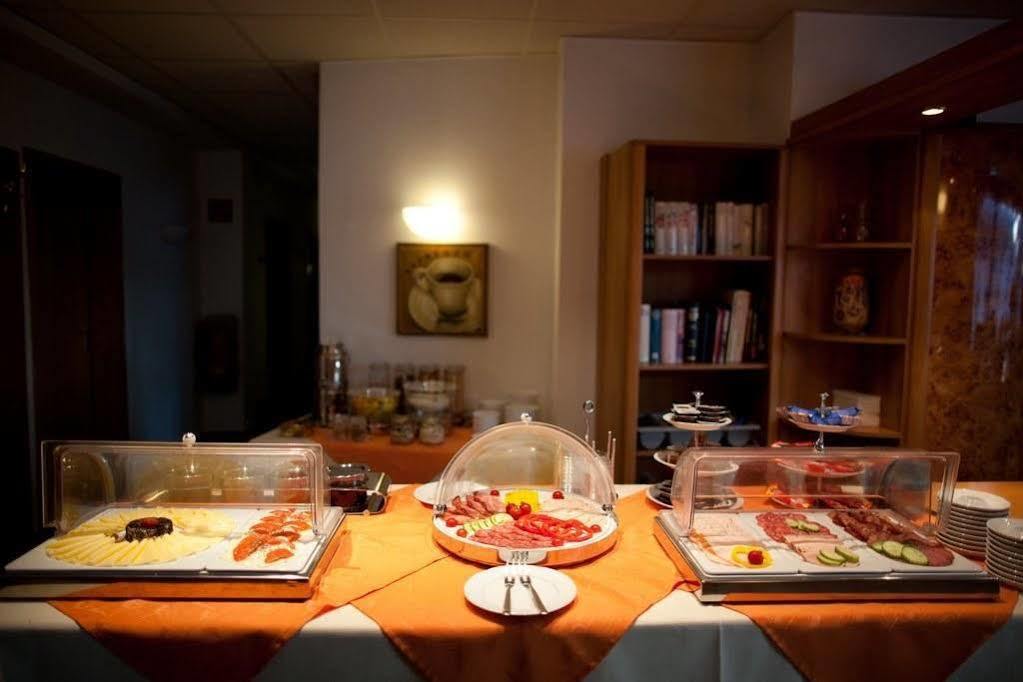 קרלסרוהה Hotel Am Markt מראה חיצוני תמונה